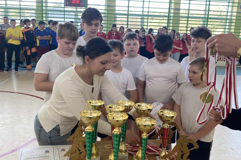 1b7bed38-845a-4135-b093-2735d5bd2662