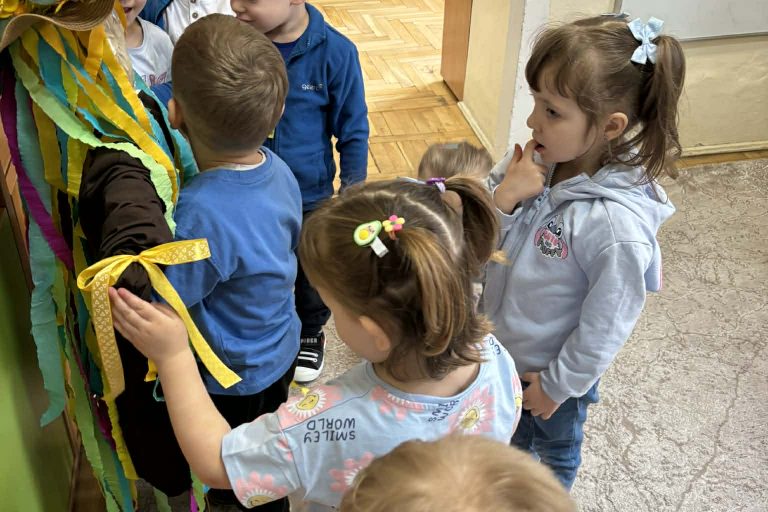 dca78fdb-f46c-403e-9242-6baf3cd82ed5