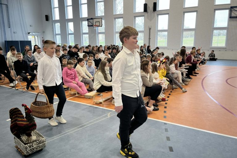 200ffc53-1f30-447d-a606-c4b76aac726b